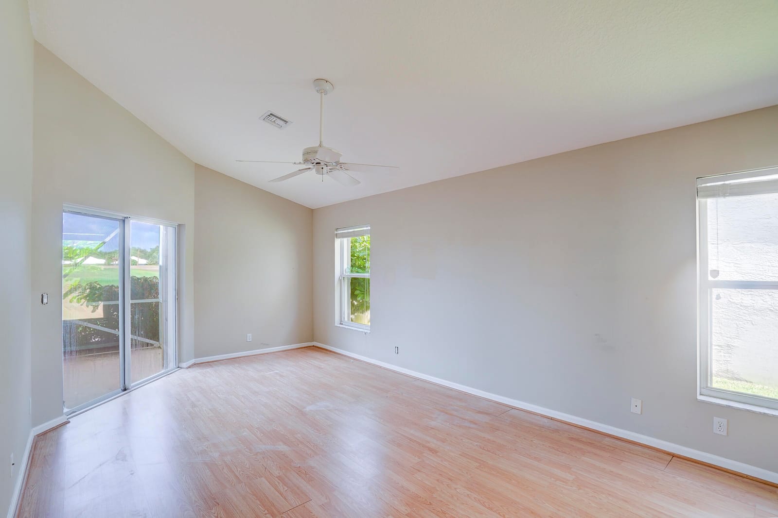 1117 AVONDALE Court, West Palm Beach, FL 33409 photo 24