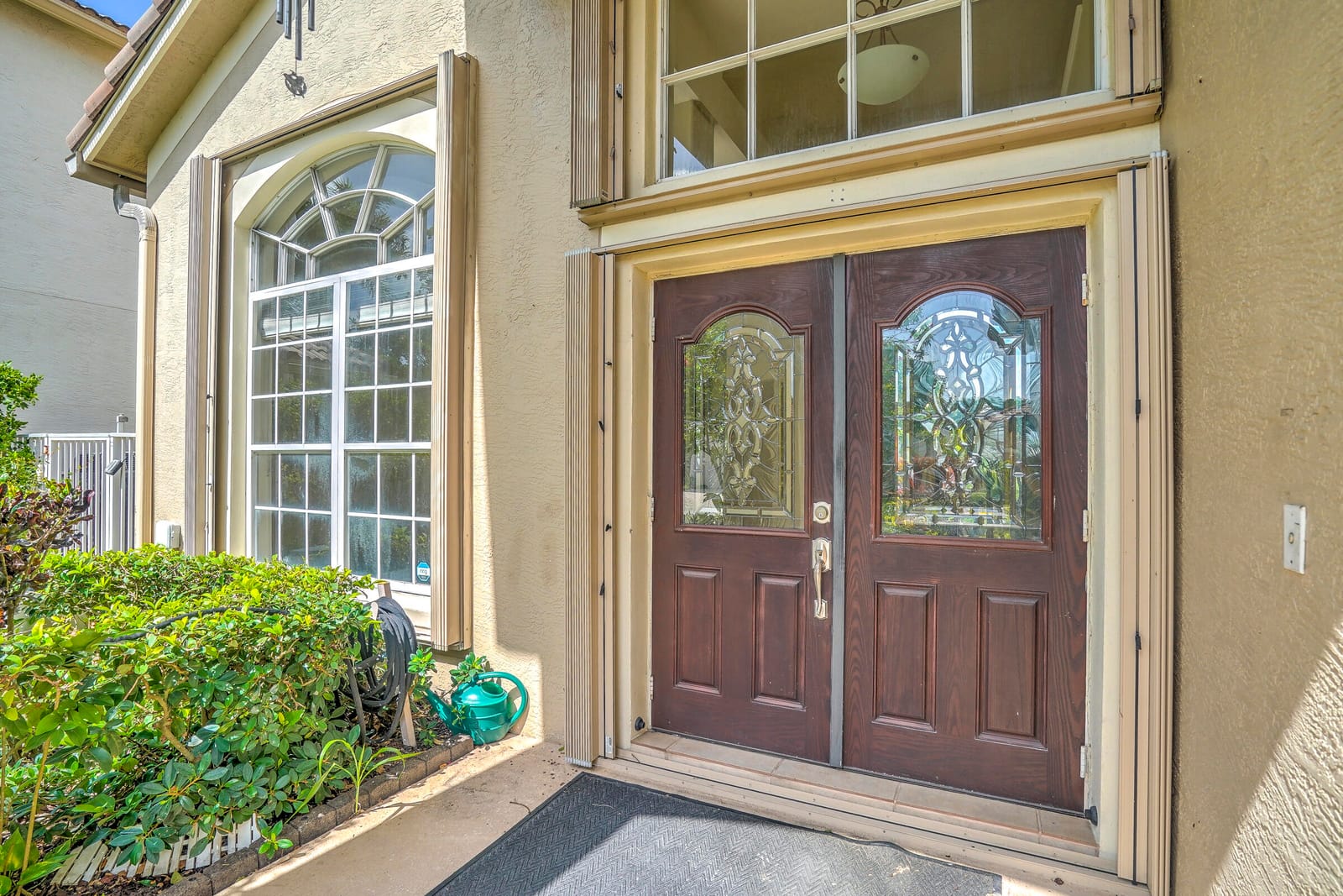 1117 AVONDALE Court — photo 4