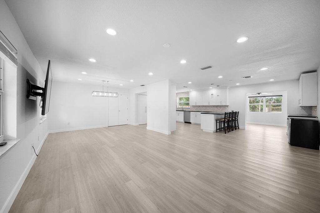 4910 SW 205TH Avenue — photo 8