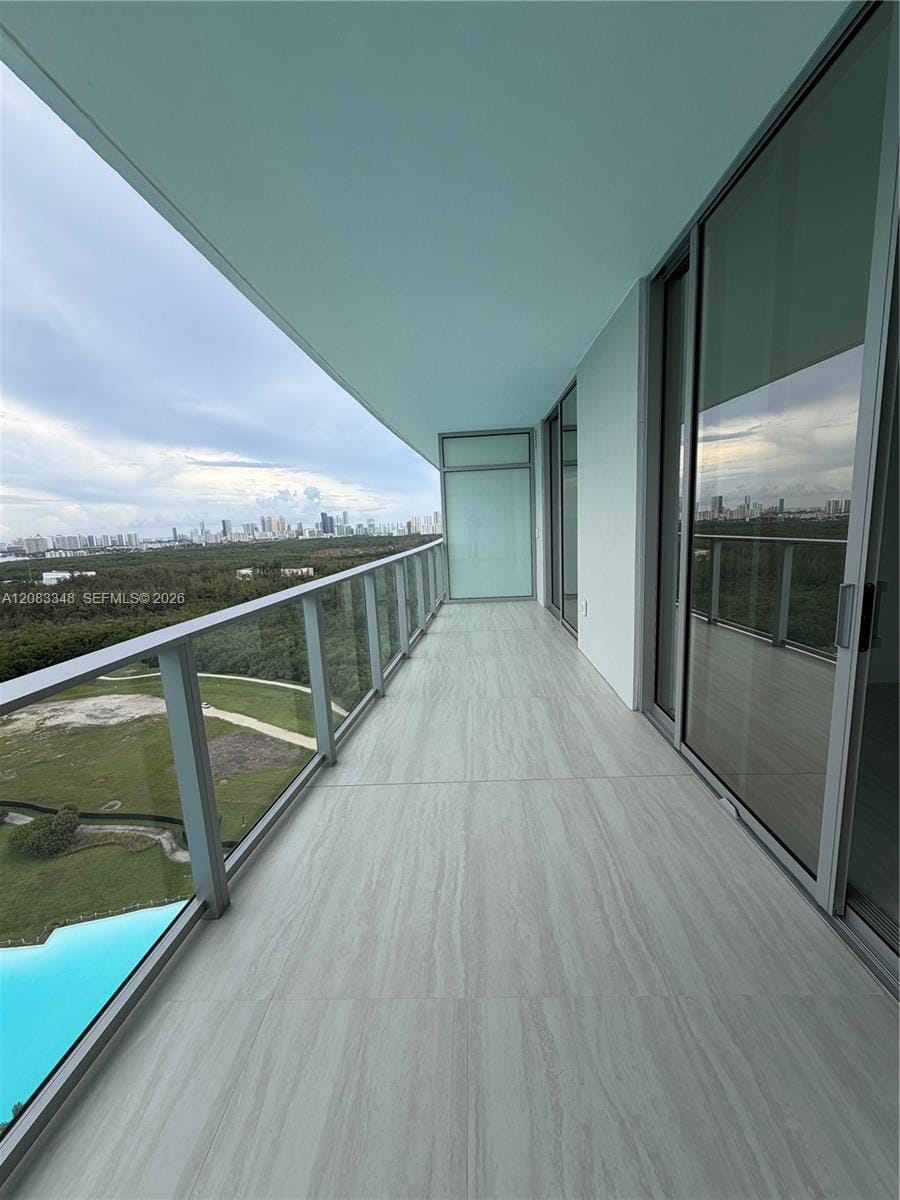 2411 Laguna Circle 2307, North Miami, FL 33181 photo 12