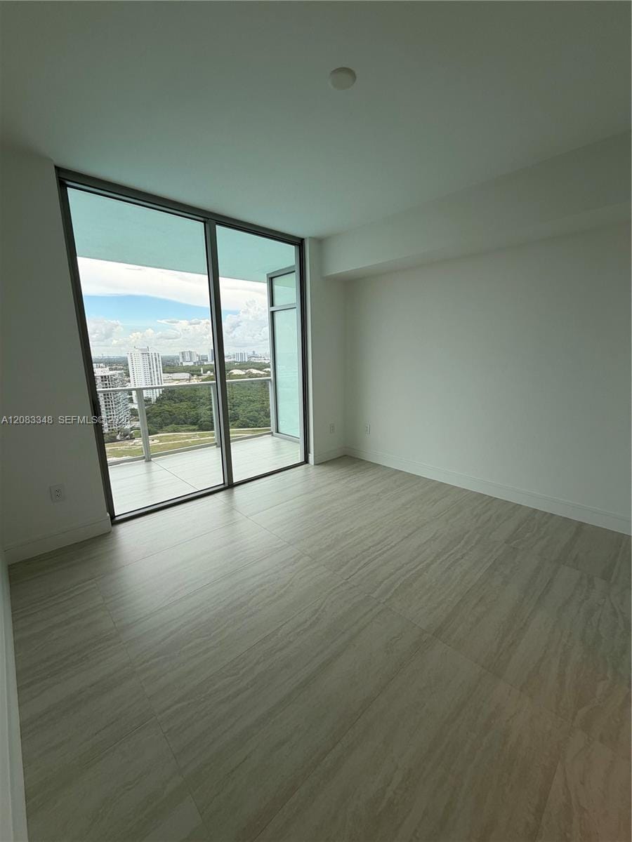 2411 Laguna Circle 2307, North Miami, FL 33181 photo 5