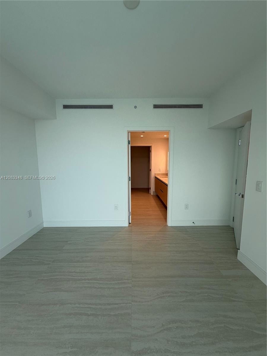 2411 Laguna Circle 2307, North Miami, FL 33181 photo 6