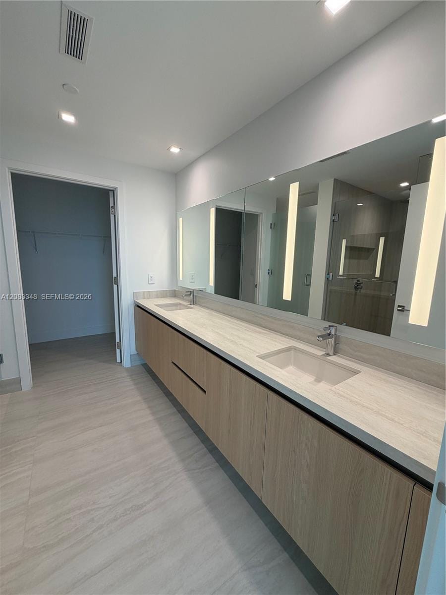 2411 Laguna Circle 2307, North Miami, FL 33181 photo 7