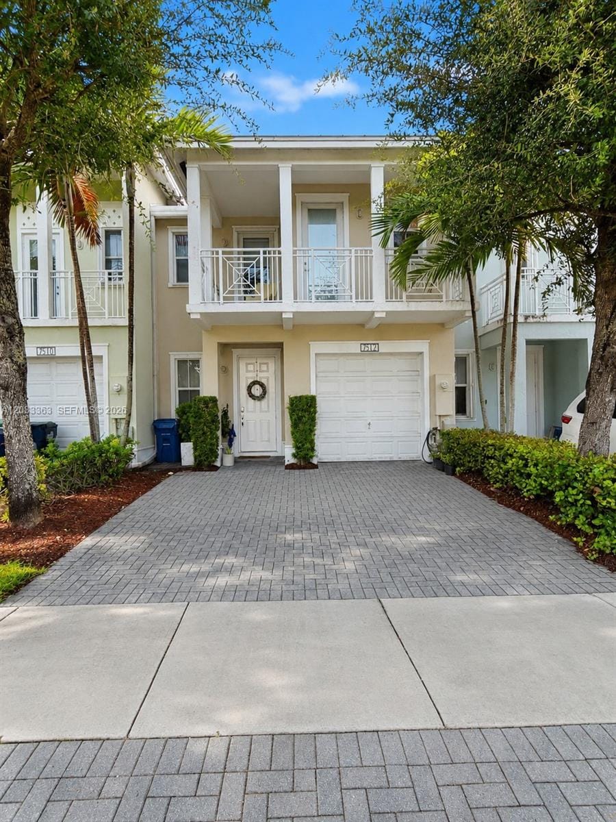 7512 NW 108th Path, Doral, FL 33178