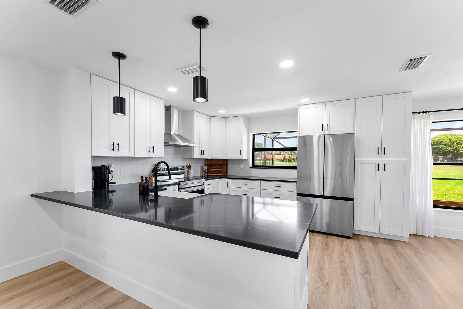 5753 Northpointe Lane — photo 4