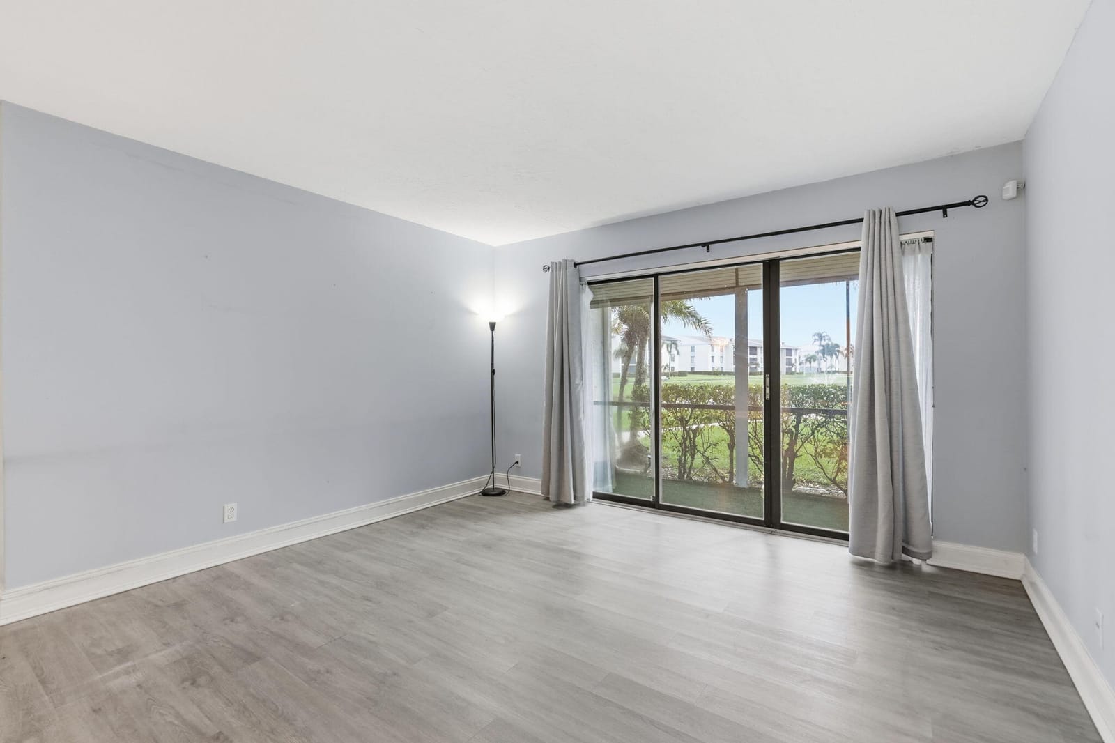 1104 GREEN PINE Boulevard G1 — photo 12