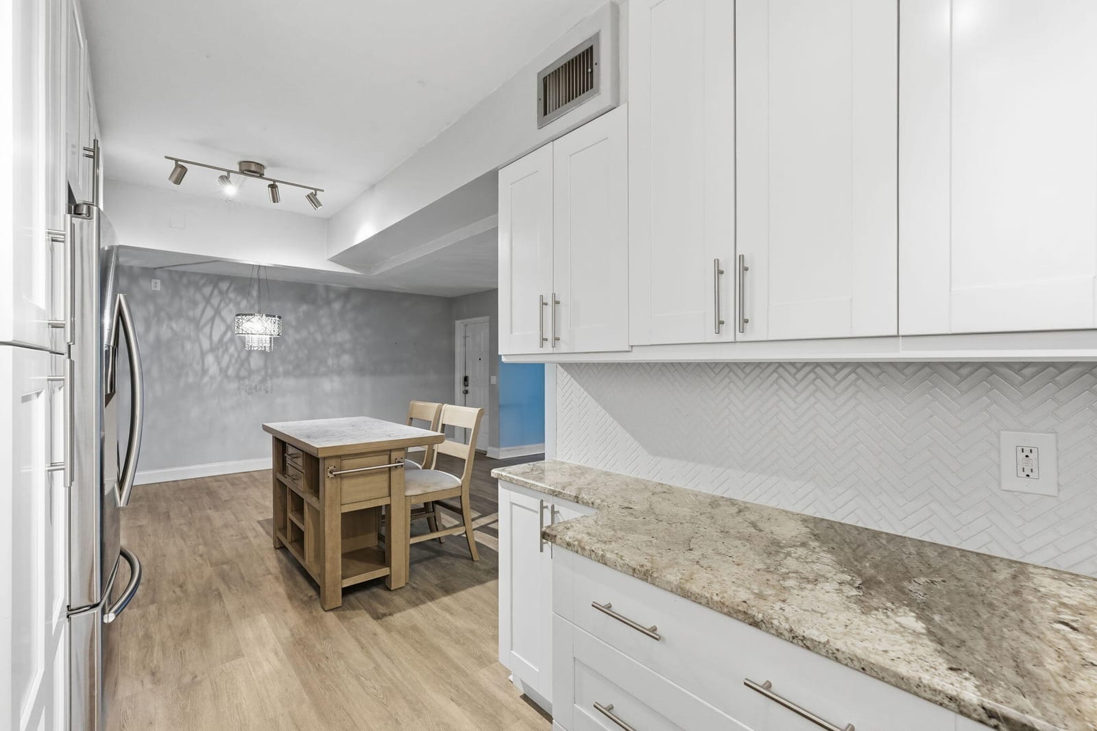 1104 GREEN PINE Boulevard G1 — photo 6