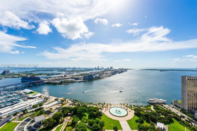 50 Biscayne Boulevard 4704, Miami, FL 33132
