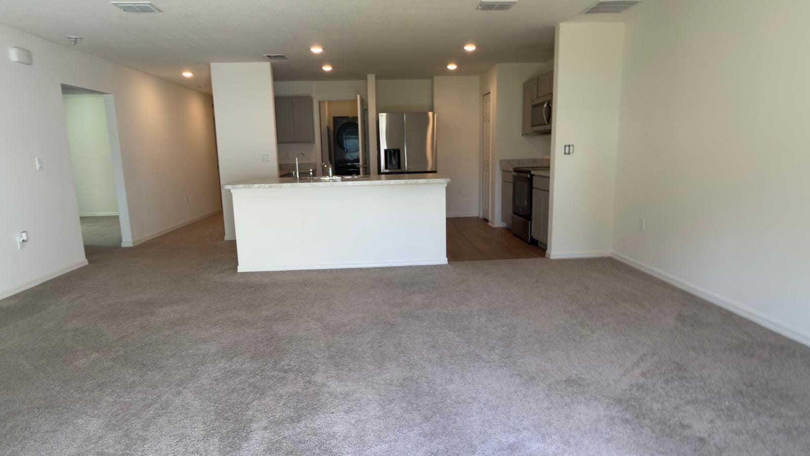 2507 SE CHARLESTON Drive — photo 6