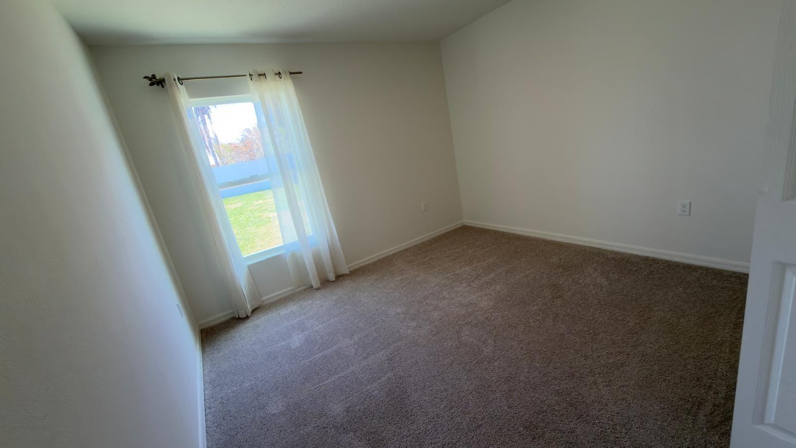 2507 SE CHARLESTON Drive — photo 9
