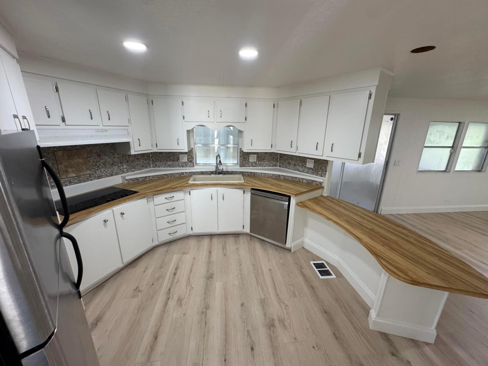 8629 Crown Drive — photo 12