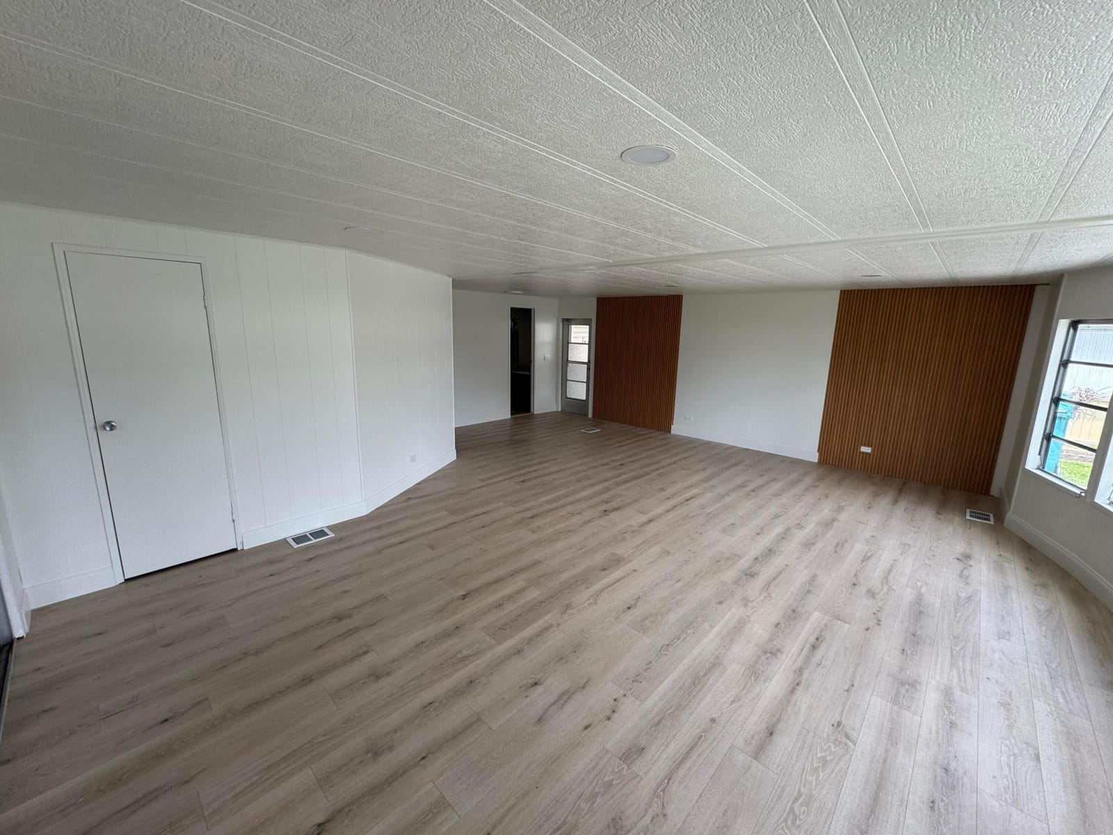 8629 Crown Drive — photo 8