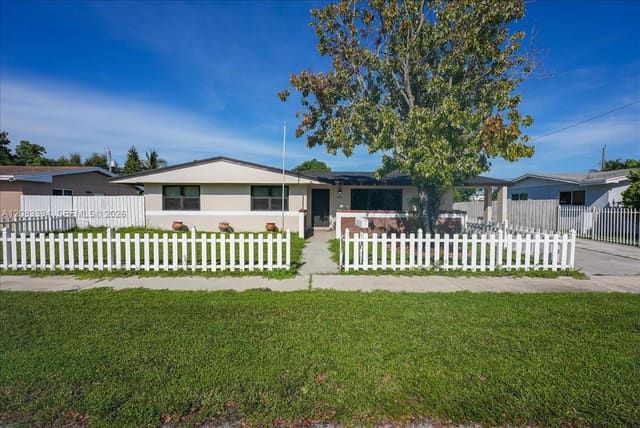 19812 NE 12th Place, Miami, FL 33179