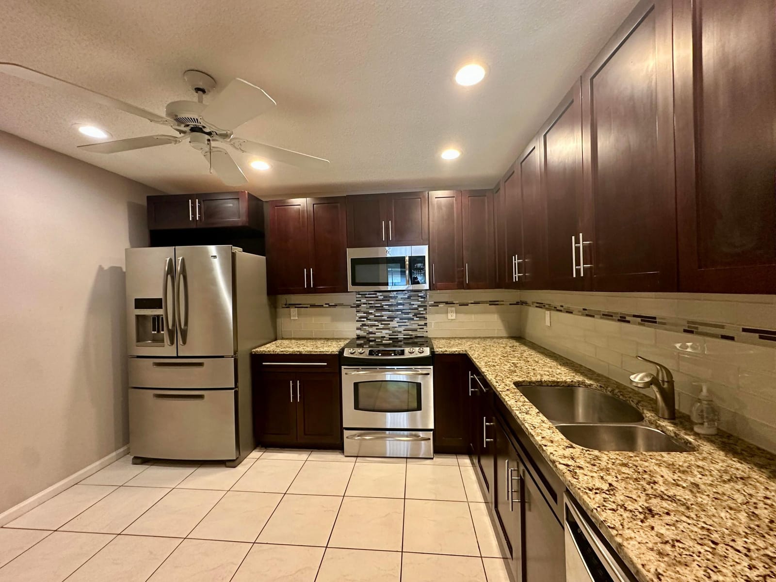 9292 Sabal Ridge Circle D — photo 3