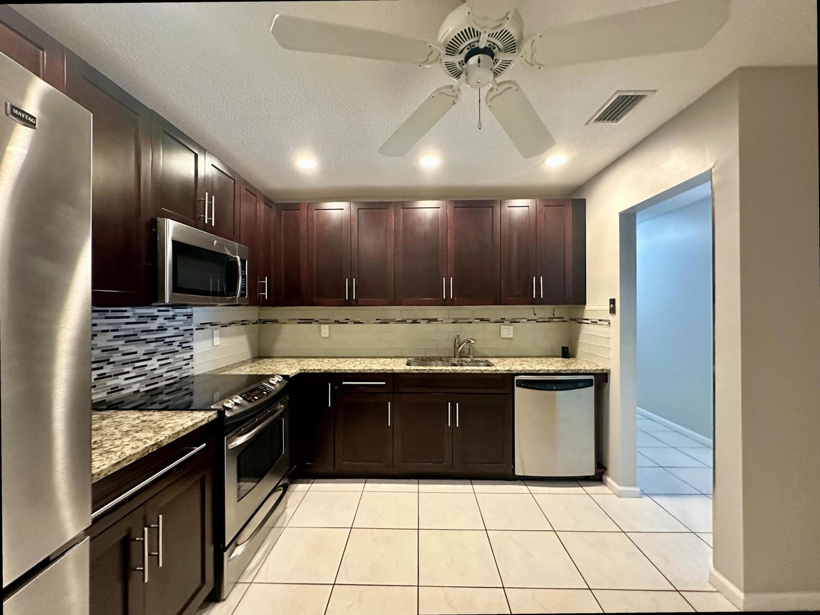 9292 Sabal Ridge Circle D — photo 5