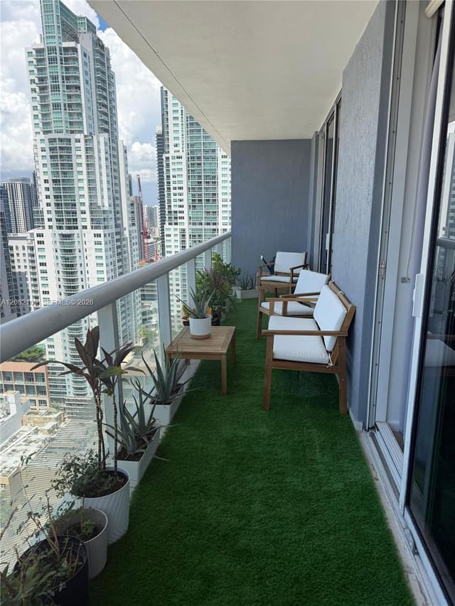 50 Biscayne Boulevard 3205, Miami, FL 33132