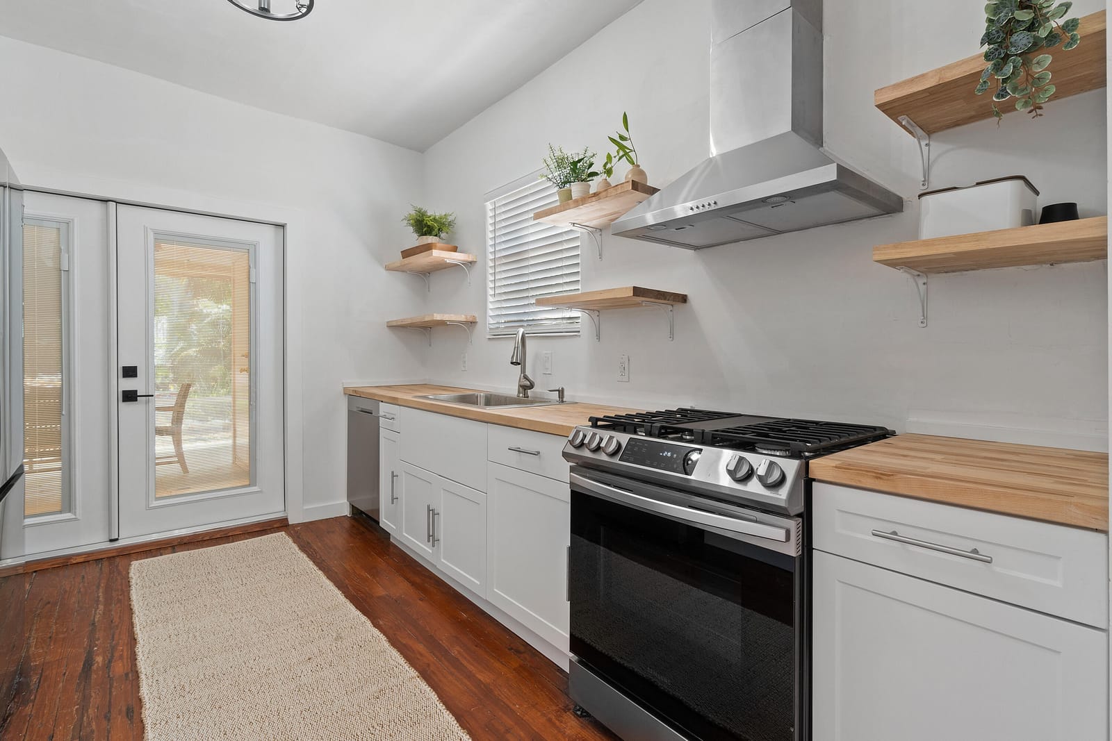 726 N Street — photo 7