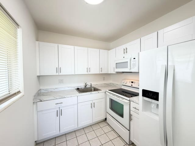 3402 Cynthia Lane 205, Lake Worth Beach, FL 33461