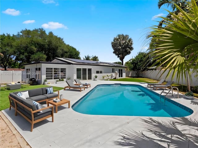 421 S 56th Terrace, Hollywood, FL 33023