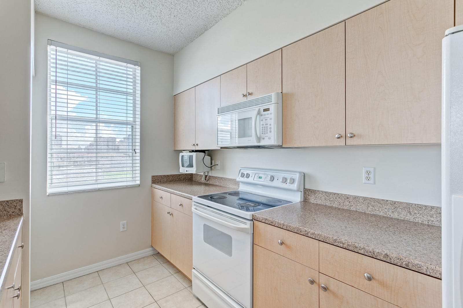 616 CLEARWATER PARK Road 602, West Palm Beach, FL 33401 photo 14