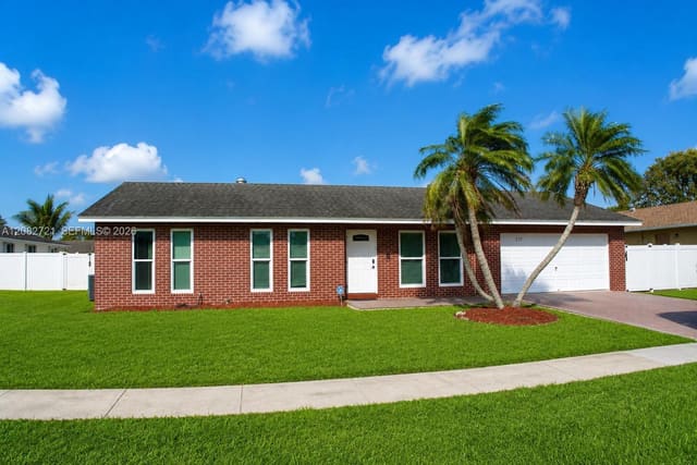 177 Dove Circle, Royal Palm Beach, FL 33411