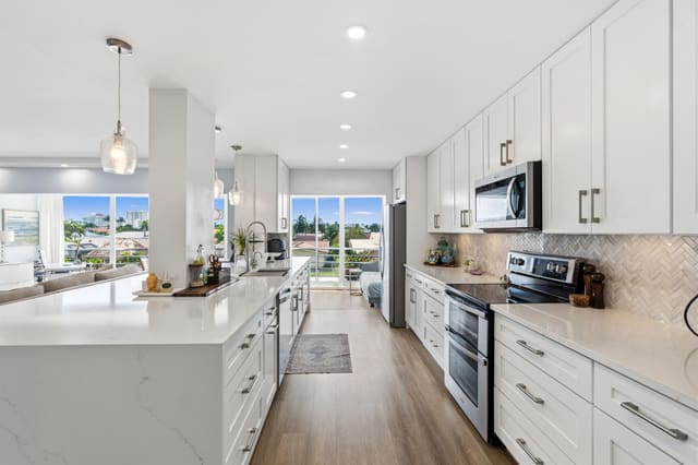 3050 NE 47TH Court 203, Fort Lauderdale, FL 33308