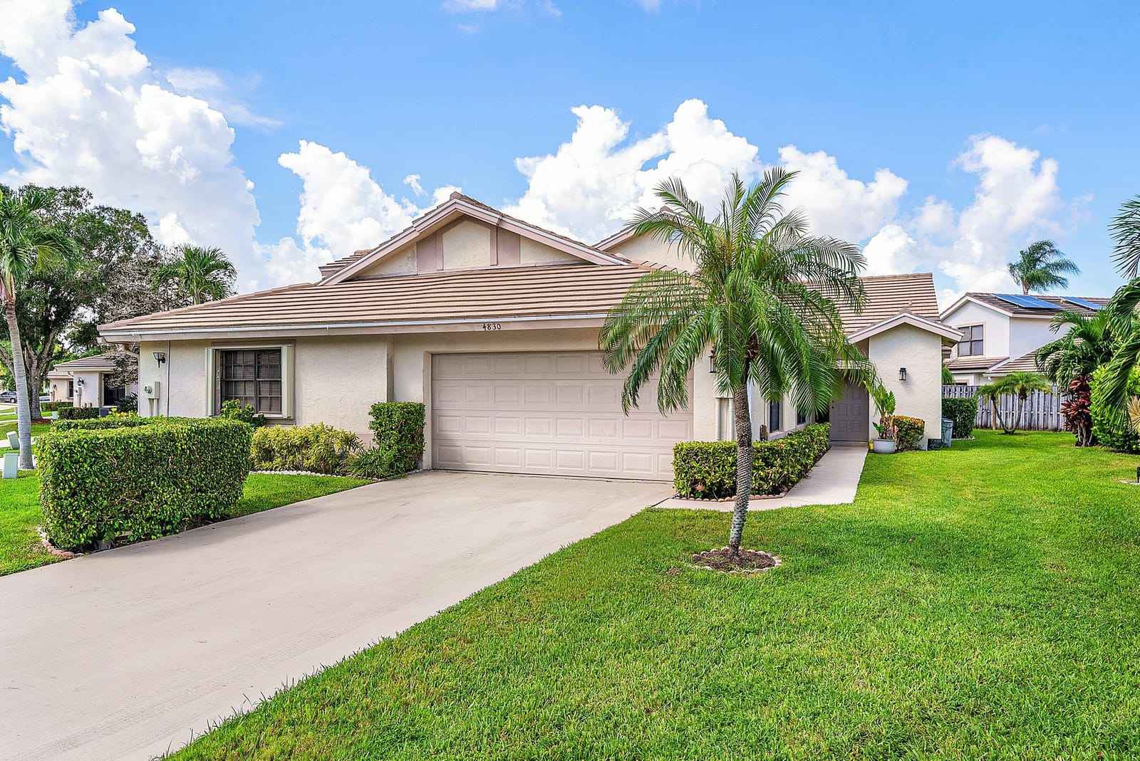 4830 BRIGHTON LAKES Boulevard — photo 2