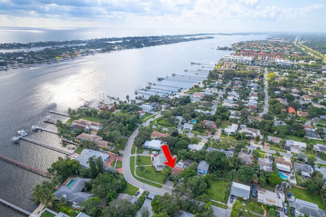 545 S LAKE Drive, Lantana, FL 33462