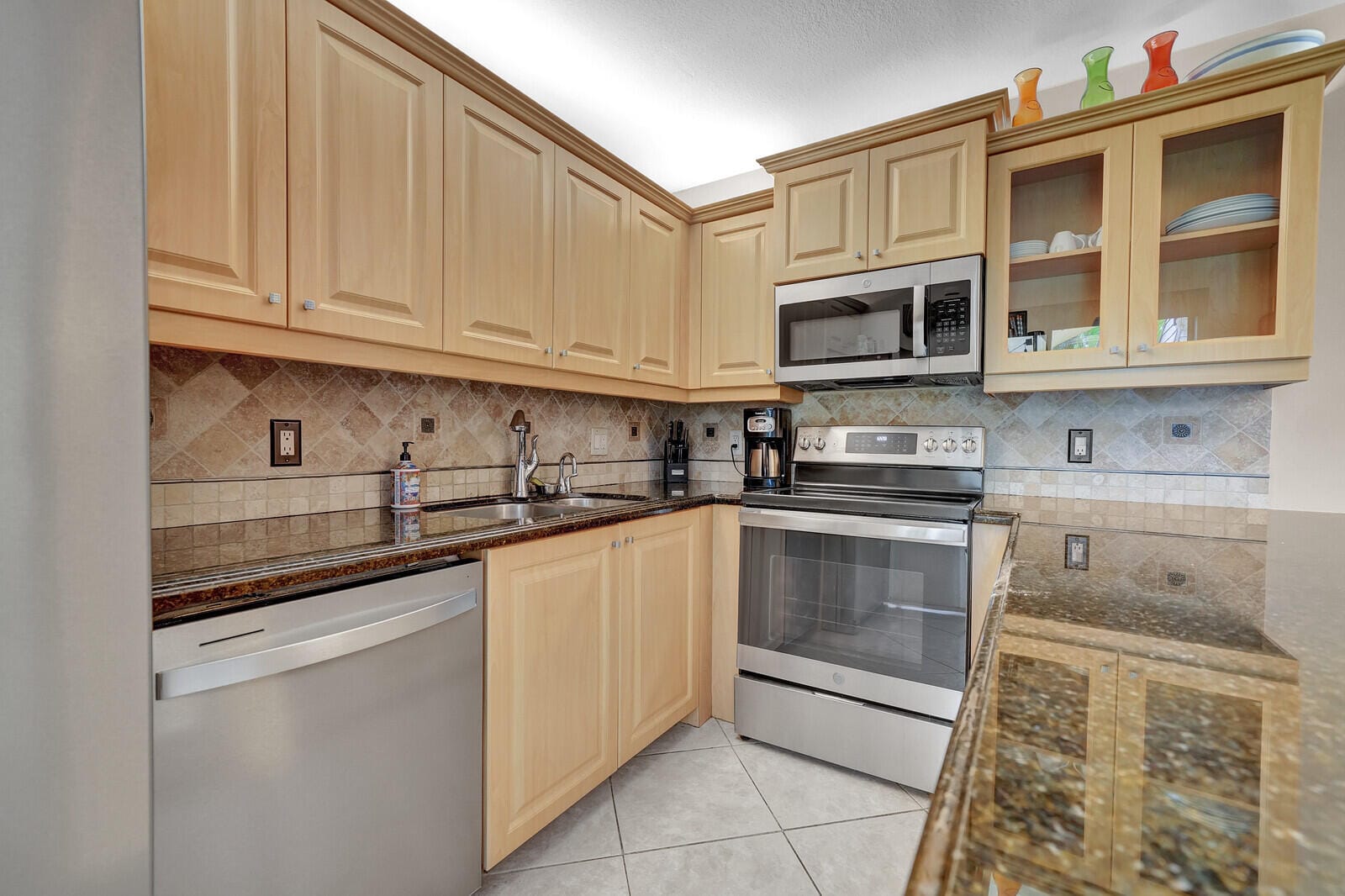 2716 SW 15th Street — photo 12