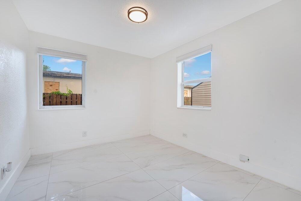 2220 HOPE Street — photo 11