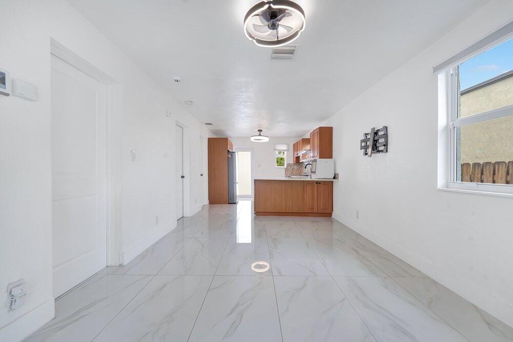 2220 HOPE Street — photo 3