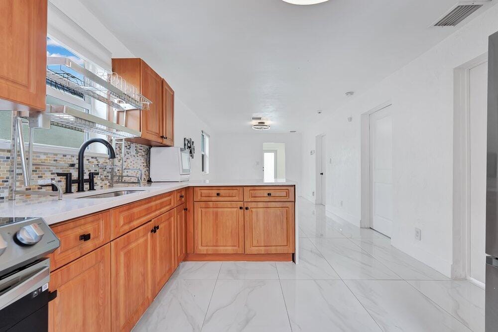 2220 HOPE Street — photo 7