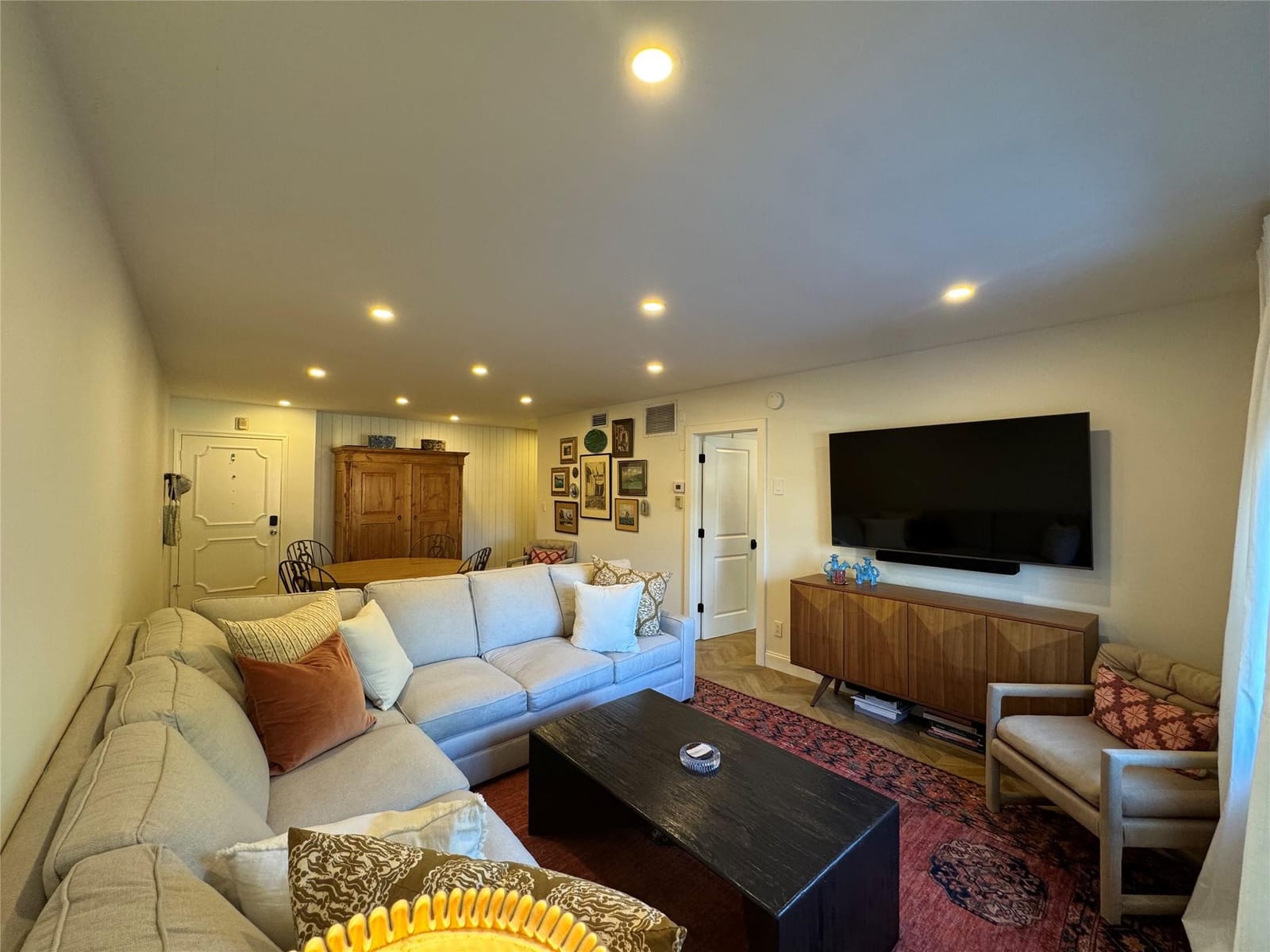 9 NE 19TH Court 211C — photo 1