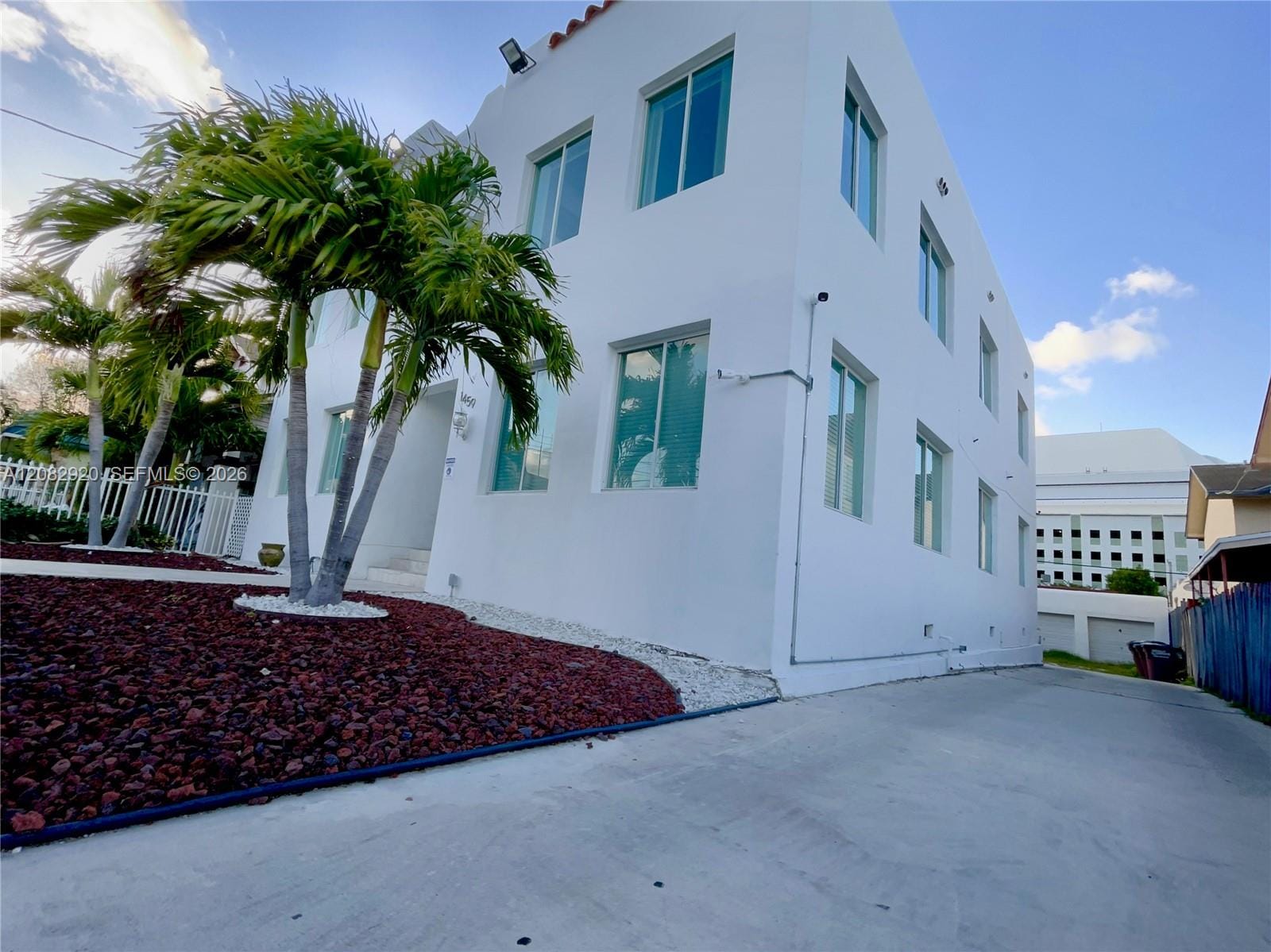 1459 NW 2nd Street — photo 2