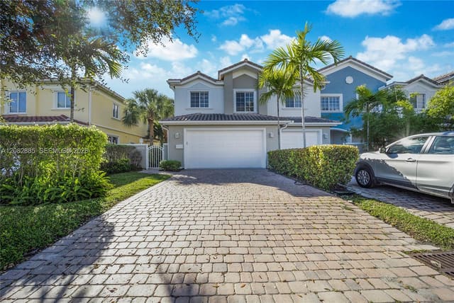 2656 NE 30th Place, Fort Lauderdale, FL 33306