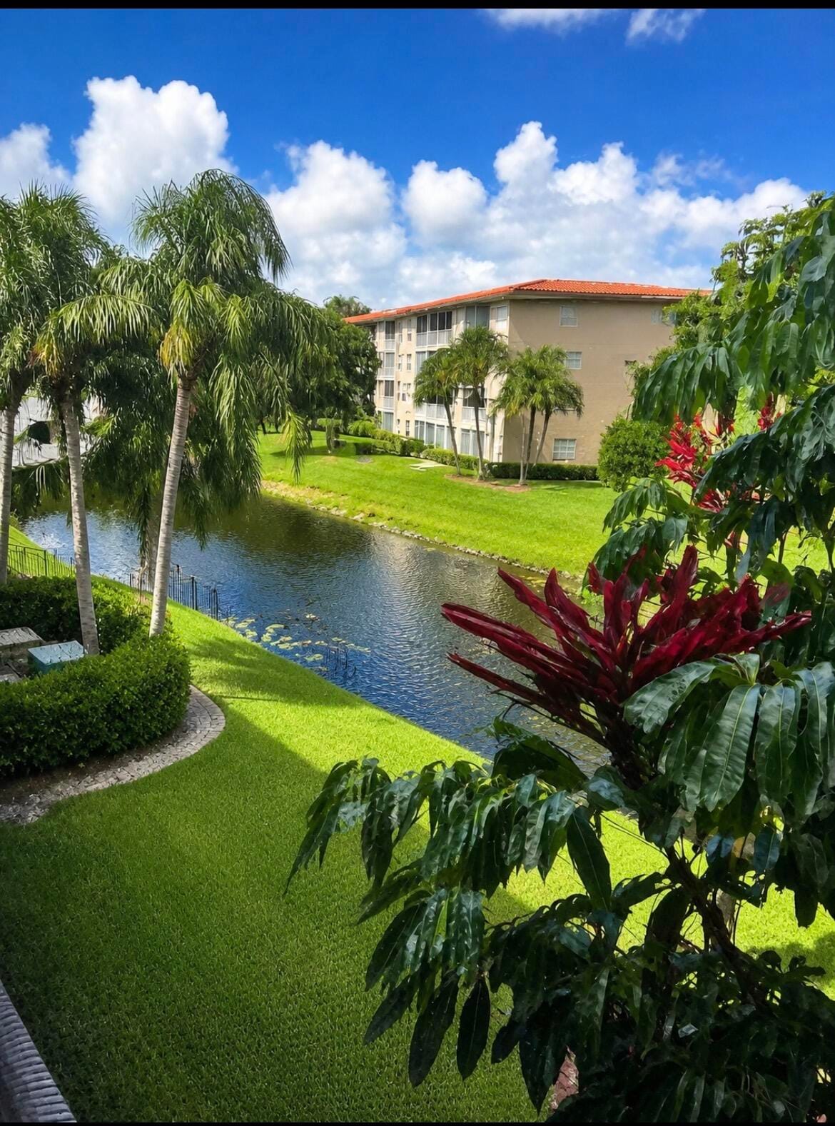4302 MARTINIQUE Circle J3 — photo 2