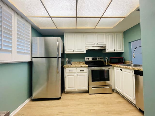 109 ROYAL PARK Drive 4D, Oakland Park, FL 33309