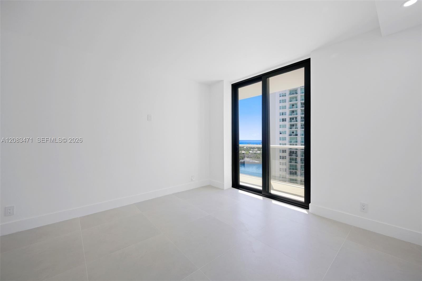 20281 E Country Club Drive 1008 — photo 12