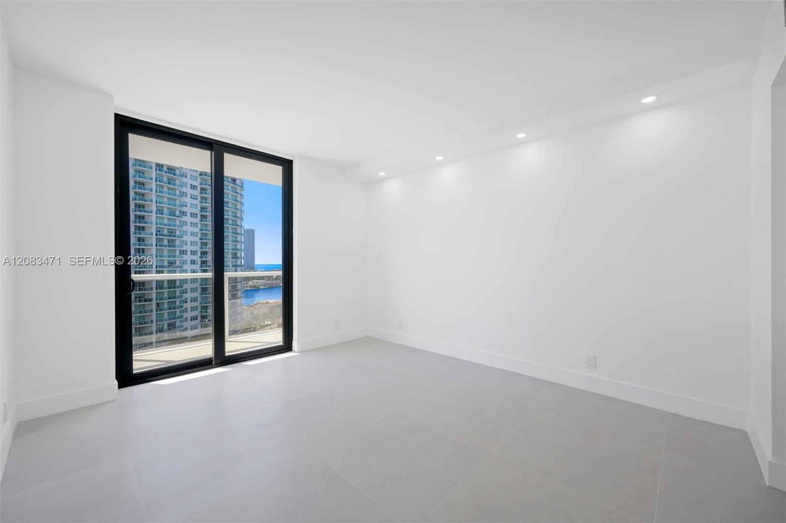 20281 E Country Club Drive 1008, Aventura, FL 33180 photo 13