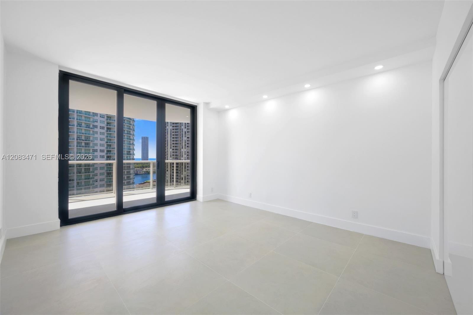 20281 E Country Club Drive 1008, Aventura, FL 33180 photo 16