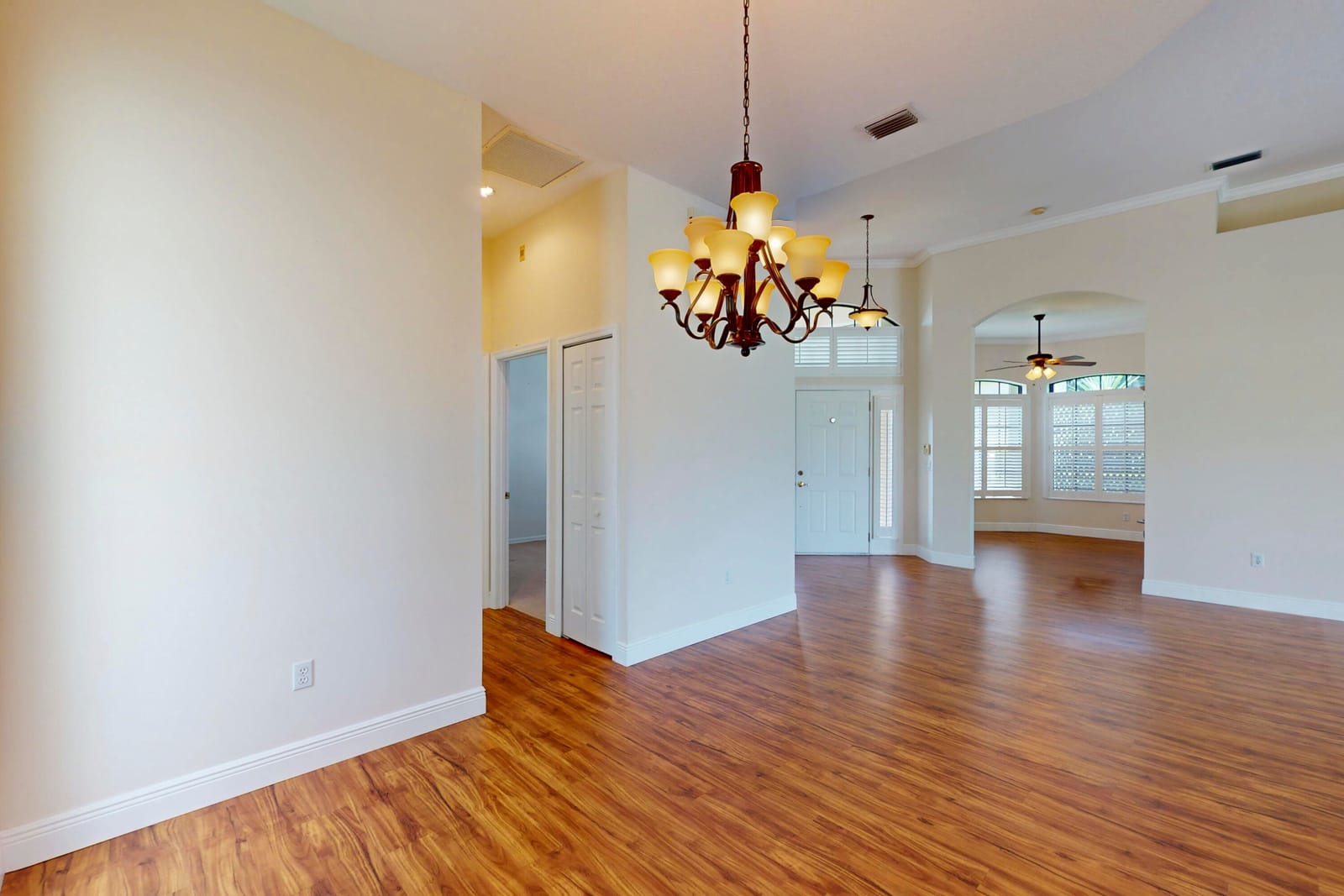 433 SW JEFFERSON Circle — photo 11