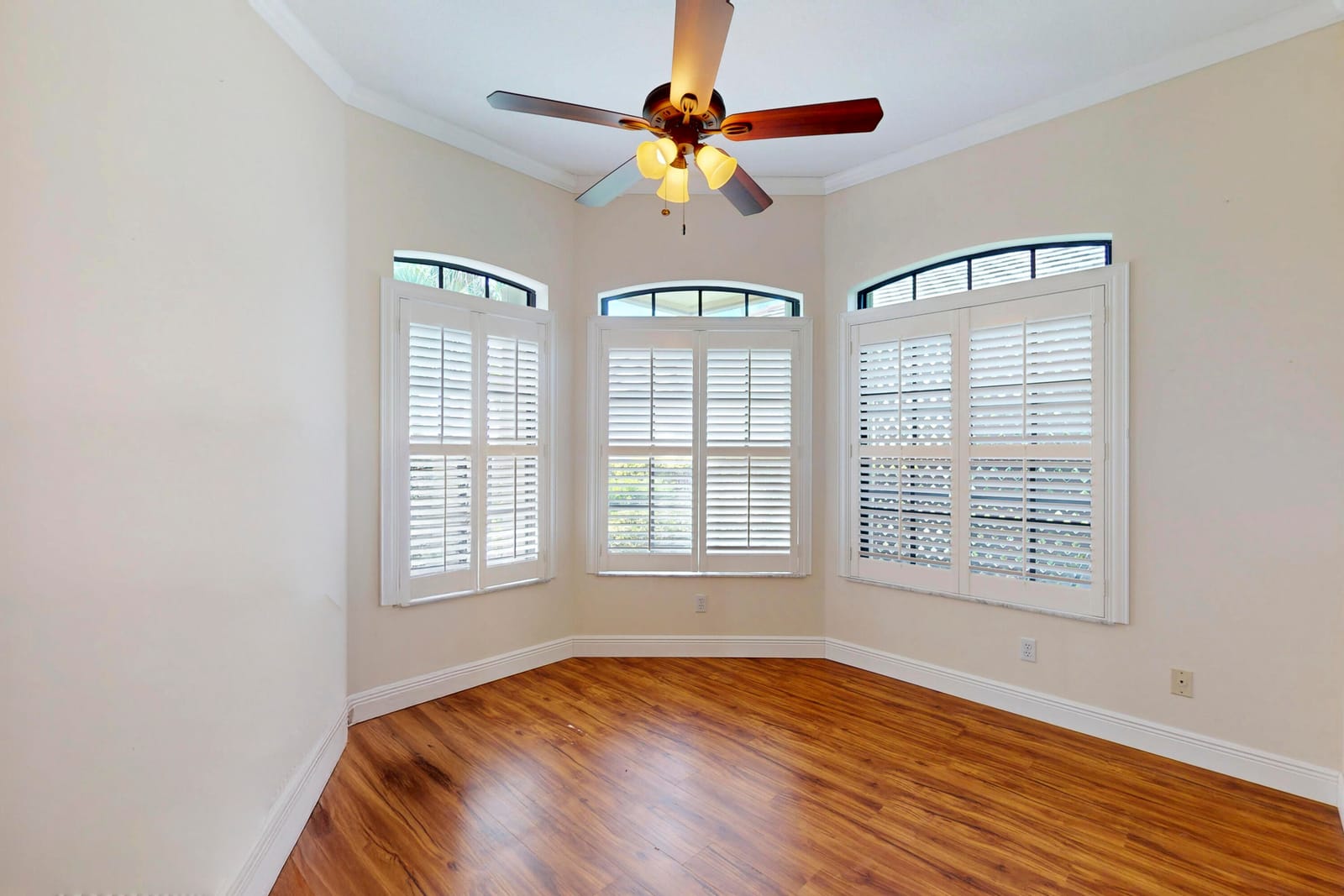 433 SW JEFFERSON Circle — photo 8