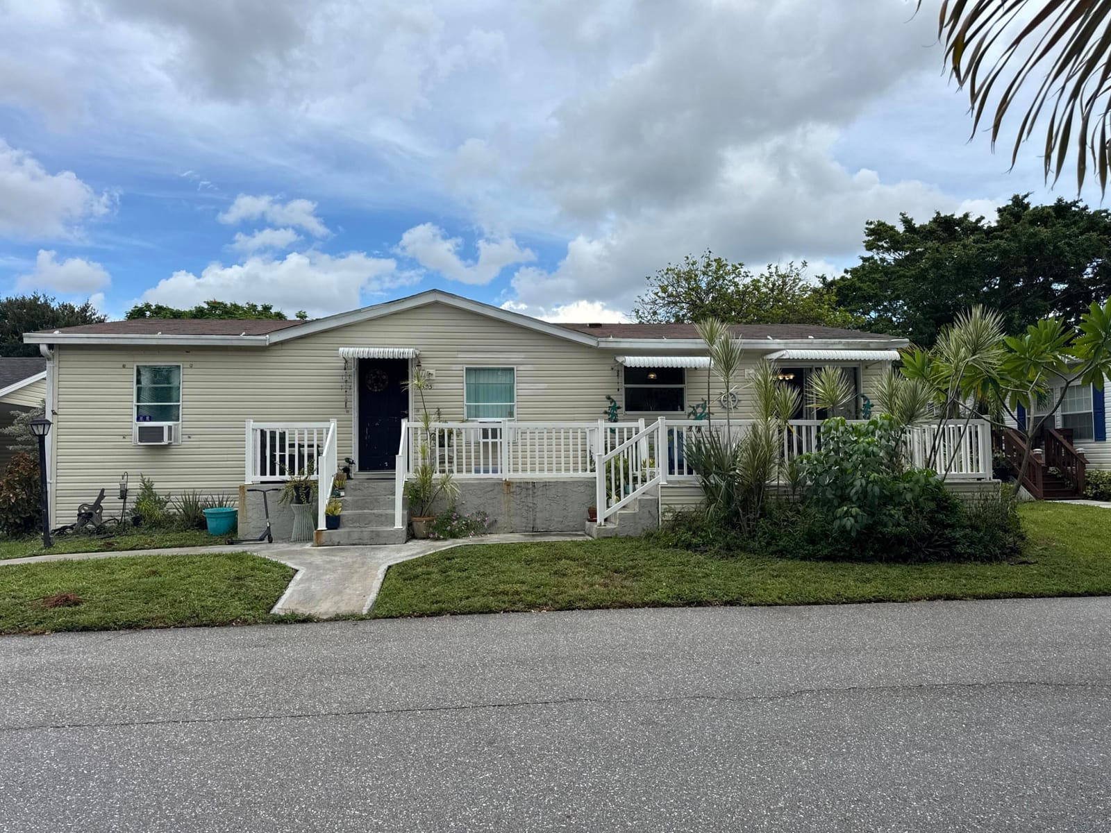 2555 PGA Boulevard 305, Palm Beach Gardens, FL 33410