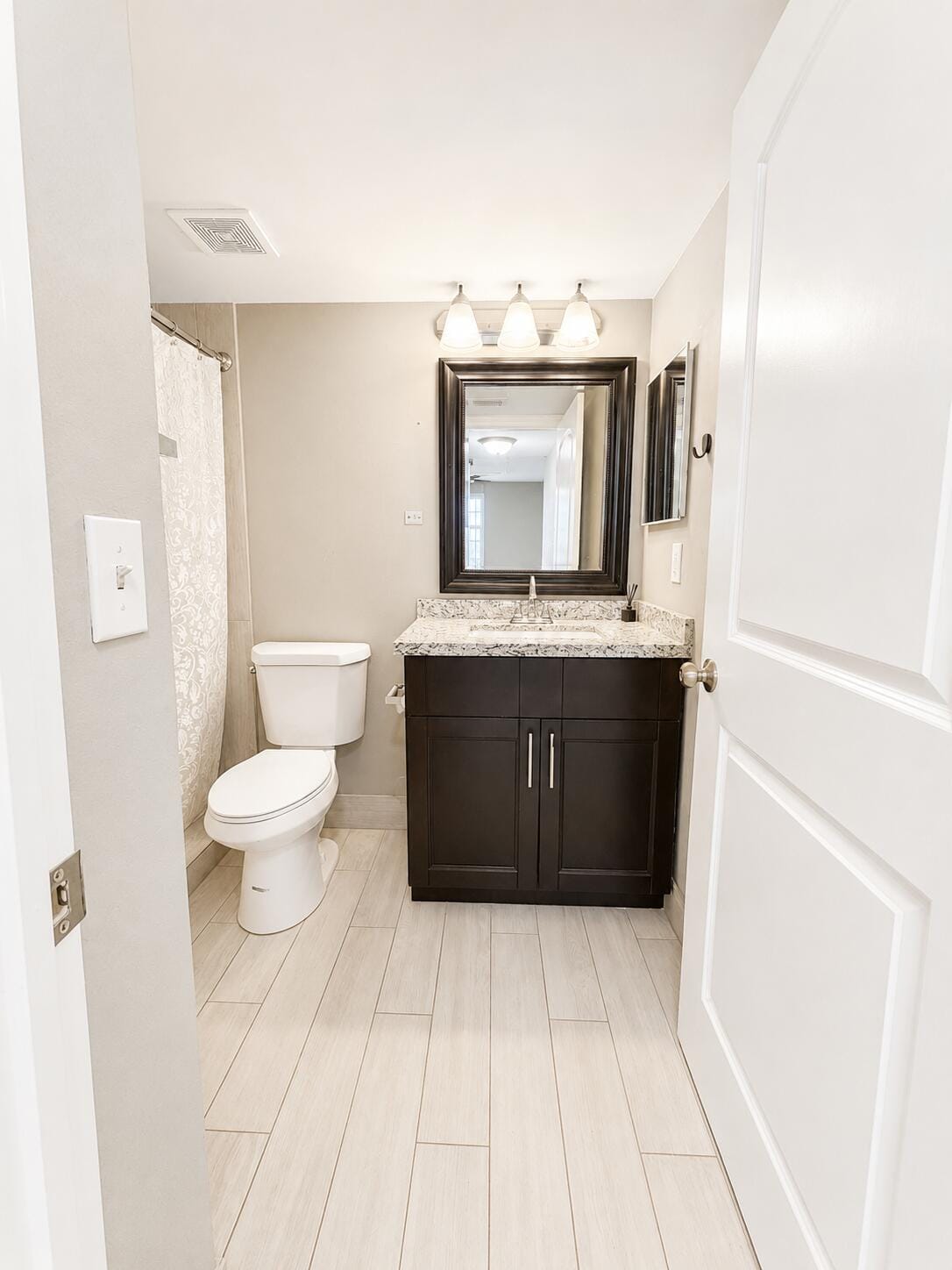2831 N Oakland Forest Drive 101, Oakland Park, FL 33309 photo 13