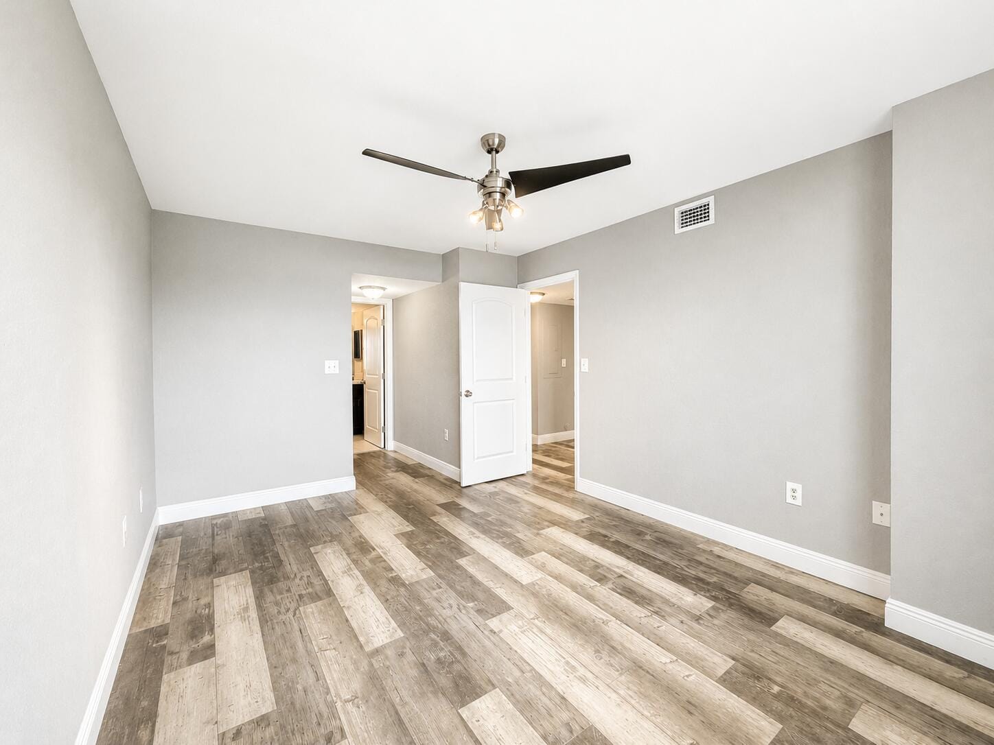 2831 N Oakland Forest Drive 101, Oakland Park, FL 33309 photo 10