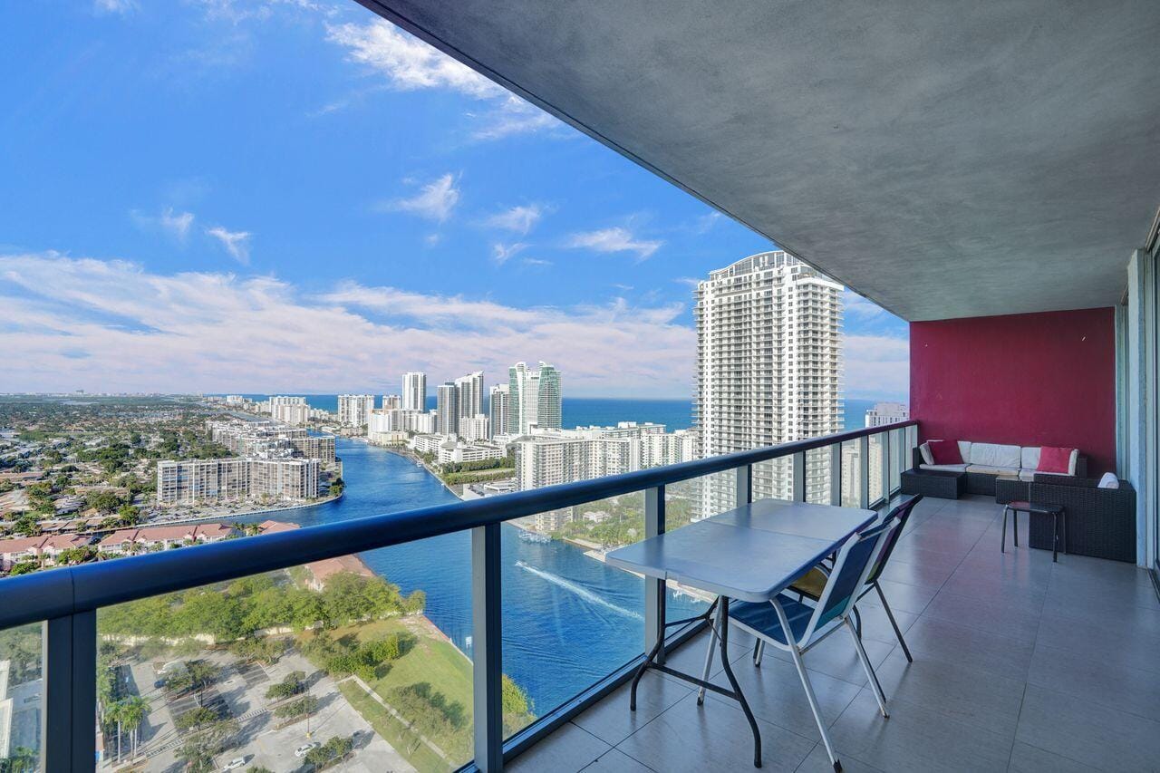 2600 E HALLANDALE BEACH Boulevard T3210 — photo 2
