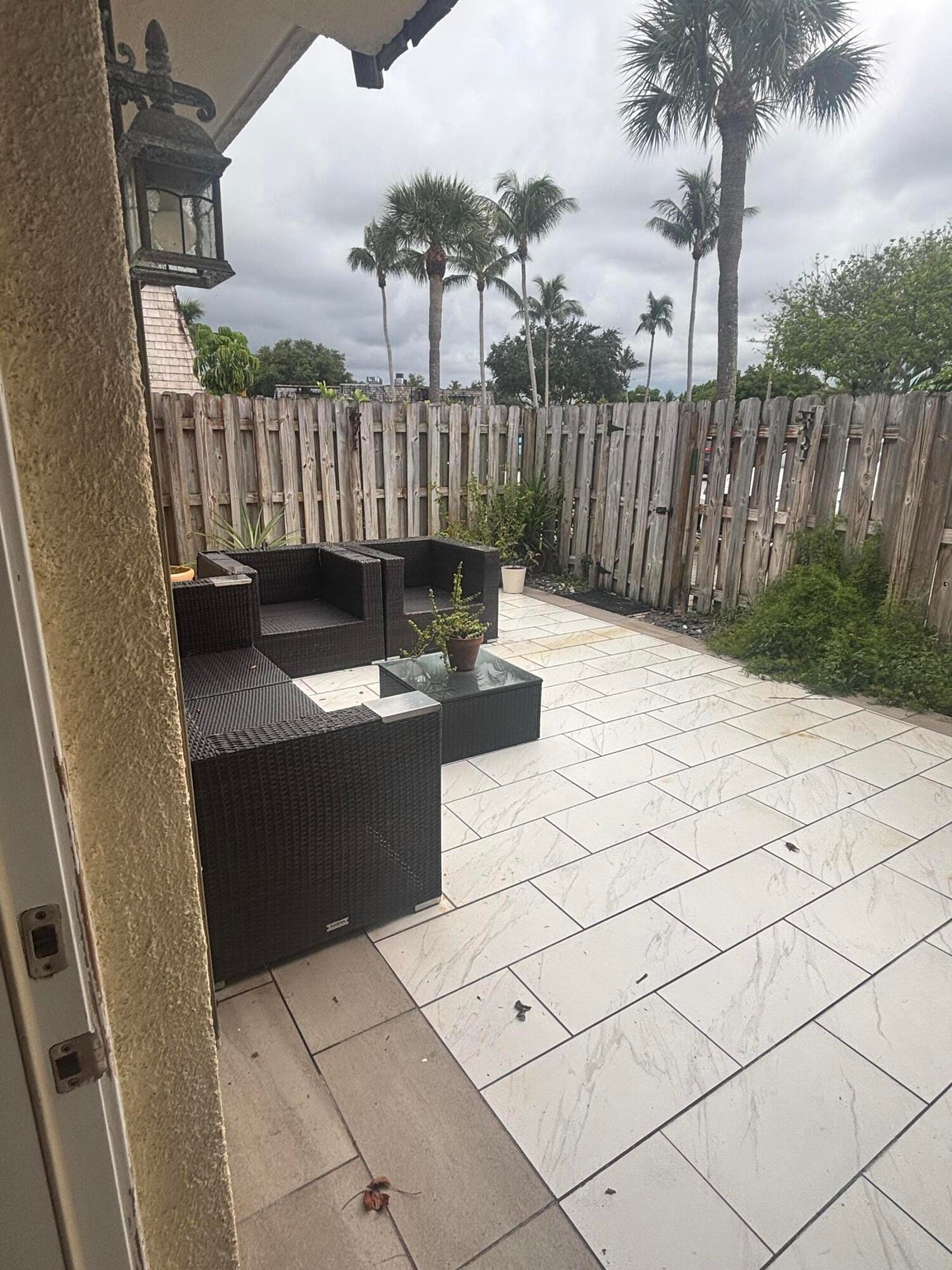 113 W LAKE ARBOR Drive — photo 1
