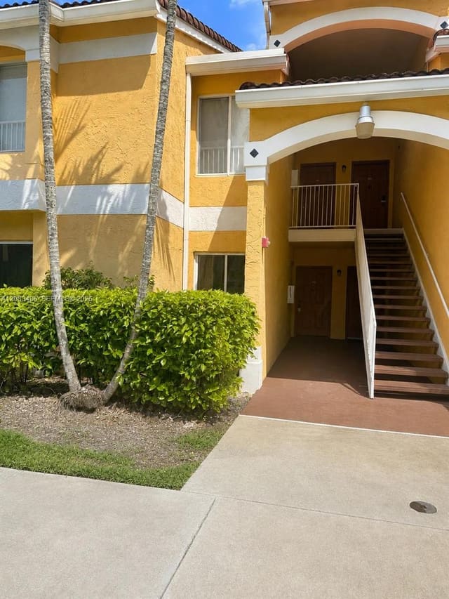 2642 NW 33rd Street 1904, Oakland Park, FL 33309