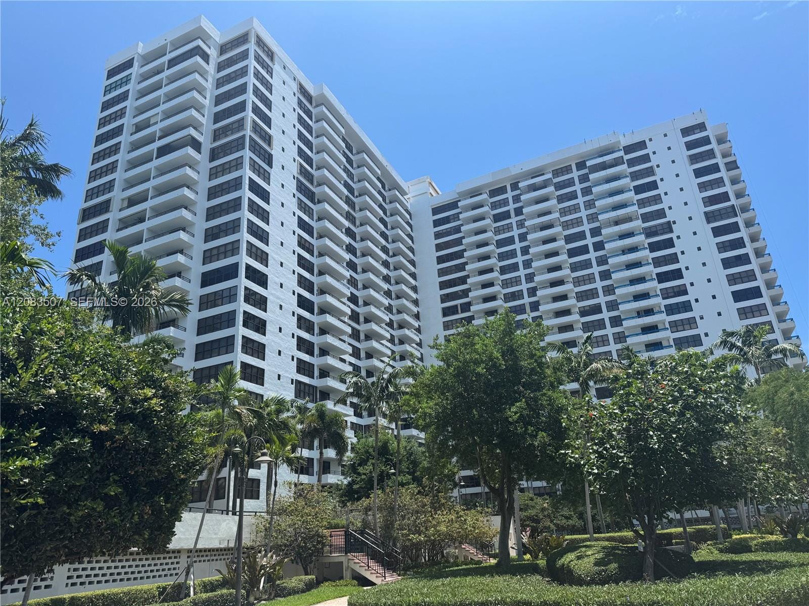 2500 Parkview Drive 1109, Hallandale Beach, FL 33009