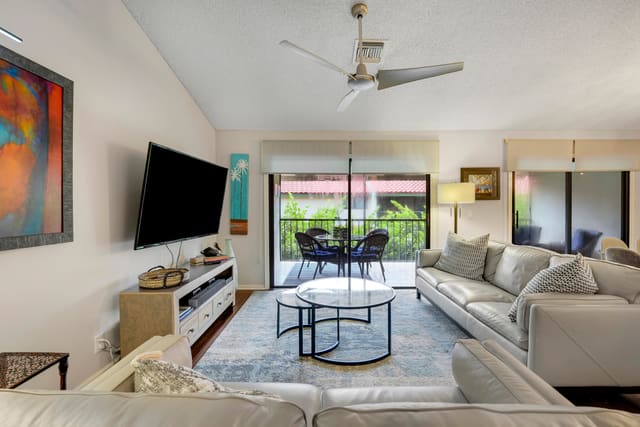 13 LEXINGTON Lane E G, Palm Beach Gardens, FL 33418